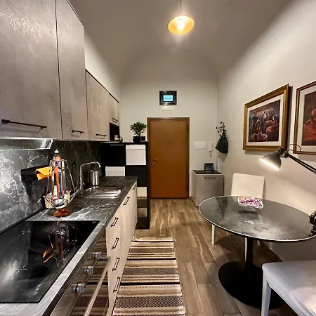 Apartment Elegant Few Steps From Bari's Heart *