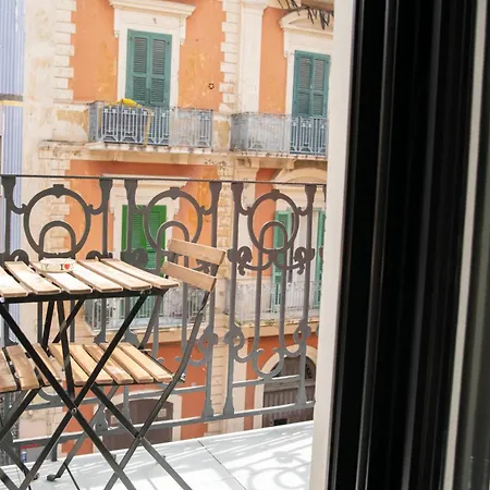 Appartement Elegant Few Steps From Bari's Heart