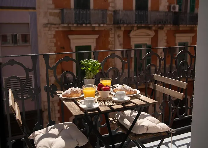 Elegant Few Steps From Bari's Heart * Bari