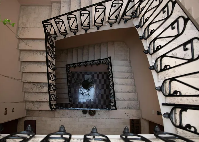 Апартаменты Elegant Few Steps From Bari's Heart