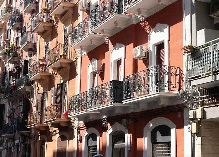 Апартаменты Elegant Few Steps From Bari's Heart *